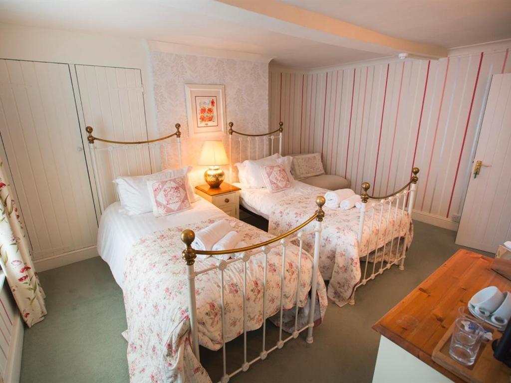 The Old Brewhouse Bed and Breakfast Cirencester Eksteriør billede
